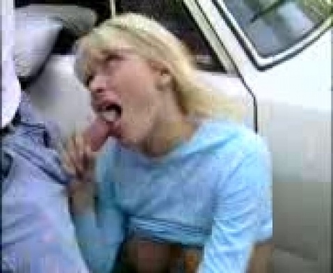 Домашний секс муж и друг отжаривают жену