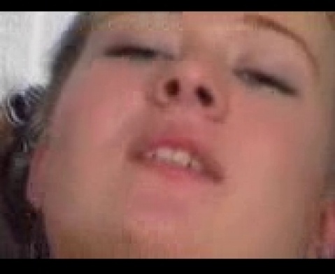 Домашний секс с молодым парнем в душе