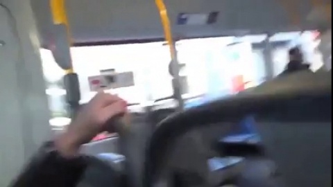 Интим в автобусе крупный план