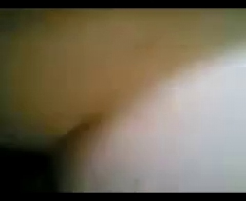 Мужчина имеет цыганку в ее мокрую киску