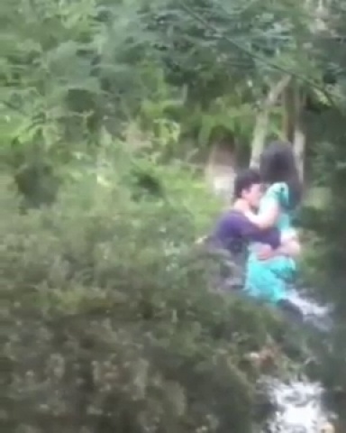 Секс молодых узбеков на свежем воздухе