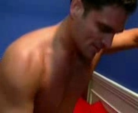 Сняли домашнее видео на кухне нежно