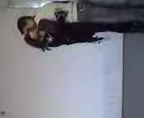 Узбечка делает горловой отсос члена