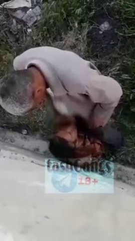 Узбекский дед трахает зрелую узбечку на улице